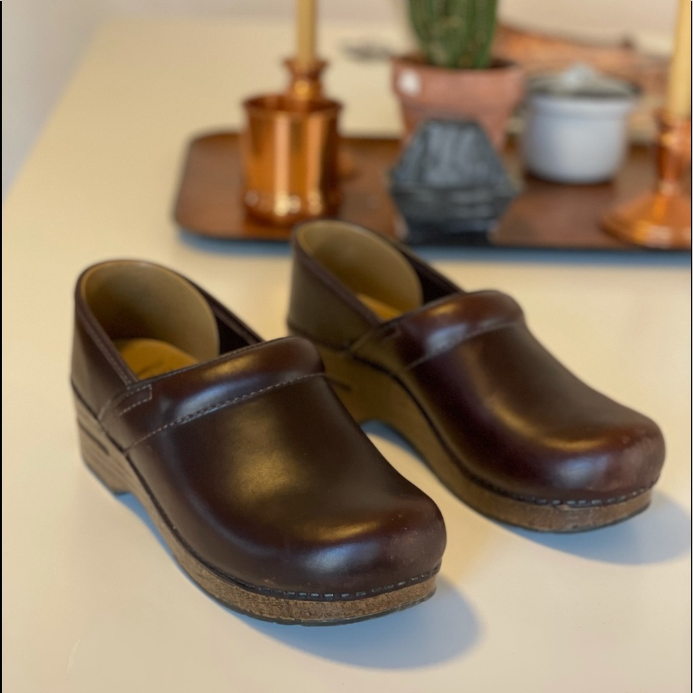 EUC Dansko clogs